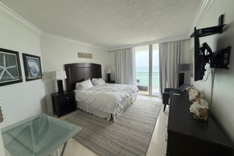 Condominio en venta en Sunny Isles Beach, Florida, 2 dormitorios, 132.85 m2 № 2042684 - foto 9