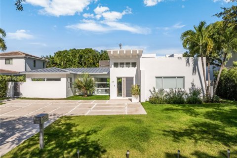 Casa en venta en Key Biscayne, Florida, 4 dormitorios, 249.81 m2 № 1939396 - foto 1