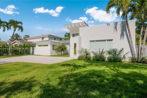 Casa en venta en Key Biscayne, Florida, 4 dormitorios, 249.81 m2 № 1939396 - foto 2