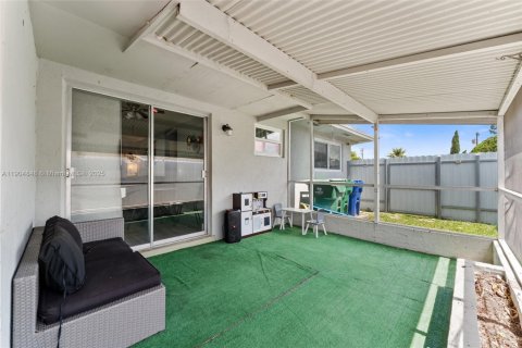 Купить виллу или дом в Мирамар, Флорида 3 спальни, 108.14м2, № 1957237 - фото 18