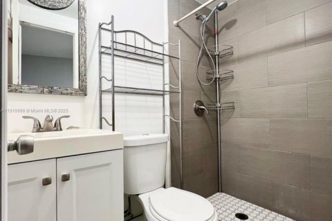 Immobilier commercial à louer à Miami, Floride: 27.87 m2 № 1967169 - photo 4