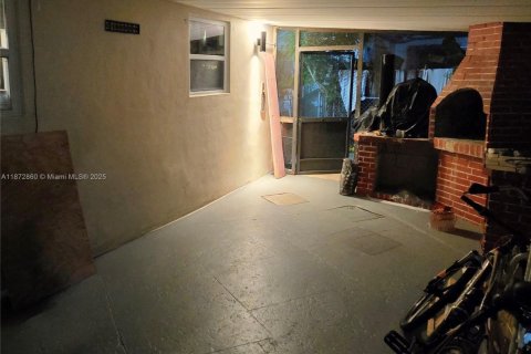 Casa en venta en North Miami, Florida, 4 dormitorios, 186.36 m2 № 1928173 - foto 12