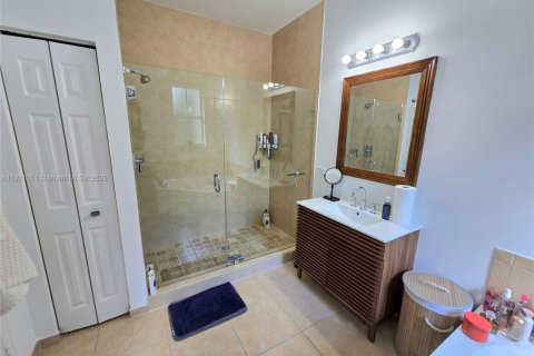 Снять в аренду таунхаус в Дорал, Флорида 3 спальни, 188.87м2, № 1975218 - фото 18