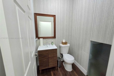 Снять в аренду таунхаус в Дорал, Флорида 3 спальни, 188.87м2, № 1975218 - фото 13