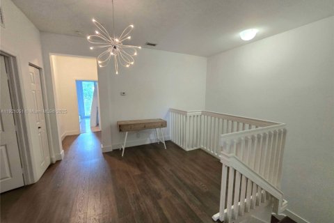 Снять в аренду таунхаус в Дорал, Флорида 3 спальни, 188.87м2, № 1975218 - фото 14