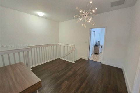 Снять в аренду таунхаус в Дорал, Флорида 3 спальни, 188.87м2, № 1975218 - фото 15