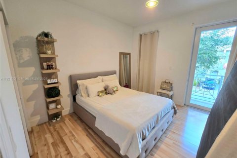 Снять в аренду таунхаус в Дорал, Флорида 3 спальни, 188.87м2, № 1975218 - фото 22