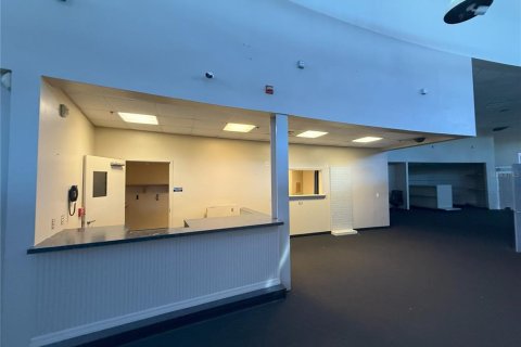 Снять в аренду коммерческую недвижимость в Пунта-Горда, Флорида 901.9м2, № 1513674 - фото 21