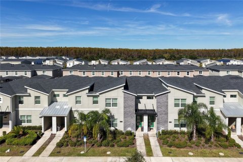 Townhouse in Kissimmee, Florida 4 bedrooms, 177.81 sq.m. № 2101616 - photo 2