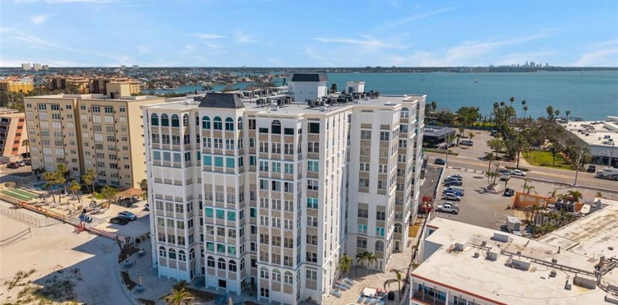 Condo à Saint Pete Beach, Floride, 2 chambres № 1658050