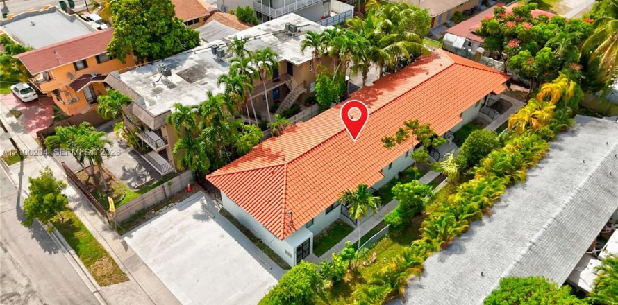 House in Miami, Florida 1 bedroom, 60.39 sq.m. № 2402226