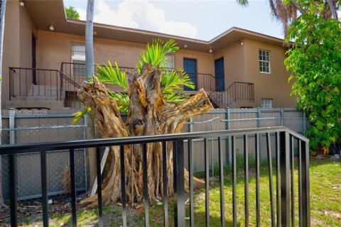 House in Miami, Florida 1 bedroom, 60.39 sq.m. № 2402226 - photo 28