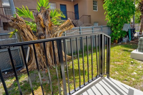 House in Miami, Florida 1 bedroom, 60.39 sq.m. № 2402226 - photo 27