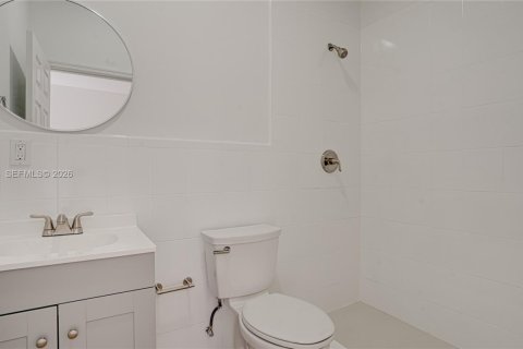 House in Miami, Florida 1 bedroom, 60.39 sq.m. № 2402226 - photo 18