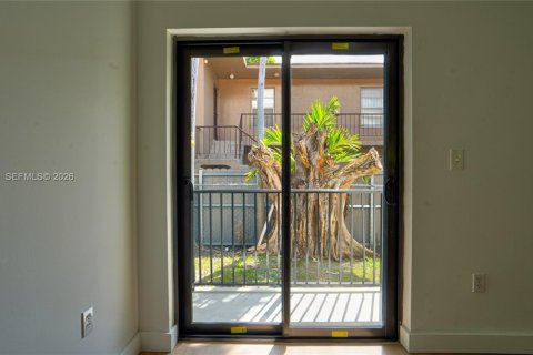 House in Miami, Florida 1 bedroom, 60.39 sq.m. № 2402226 - photo 21