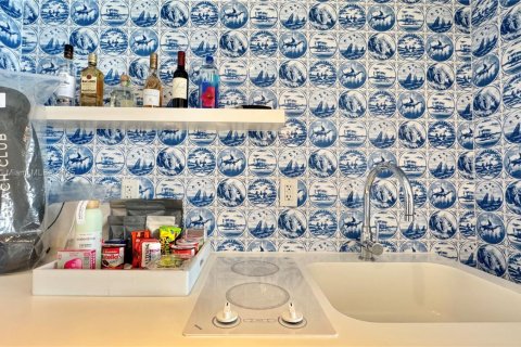 Condominio en venta en Miami Beach, Florida, 49.24 m2 № 1738242 - foto 10