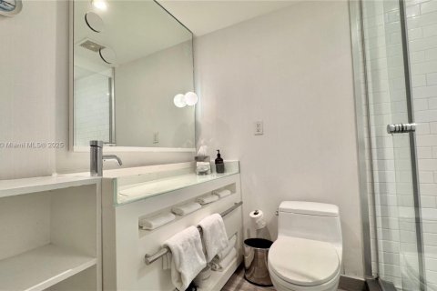Condominio en venta en Miami Beach, Florida, 49.24 m2 № 1738242 - foto 11