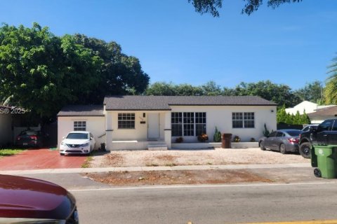 Villa ou maison à Hialeah, Floride 3 chambres, 154.78 m2 № 2014384