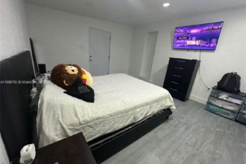 Villa ou maison à vendre à Hialeah, Floride: 3 chambres, 154.78 m2 № 2014384 - photo 14