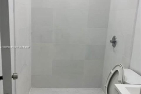 Villa ou maison à vendre à Hialeah, Floride: 3 chambres, 154.78 m2 № 2014384 - photo 17