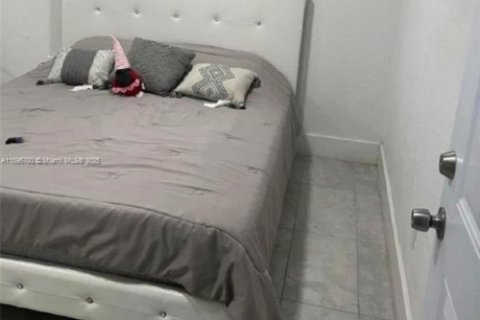 Villa ou maison à vendre à Hialeah, Floride: 3 chambres, 154.78 m2 № 2014384 - photo 19