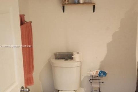 Villa ou maison à vendre à Hialeah, Floride: 3 chambres, 154.78 m2 № 2014384 - photo 3