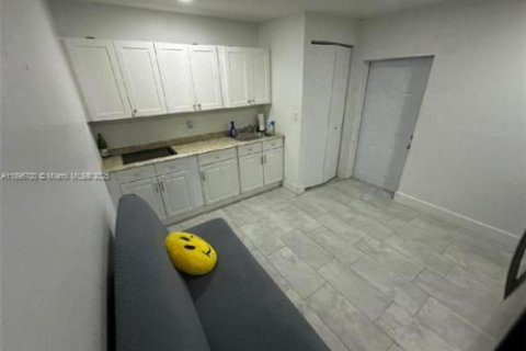 Villa ou maison à vendre à Hialeah, Floride: 3 chambres, 154.78 m2 № 2014384 - photo 16