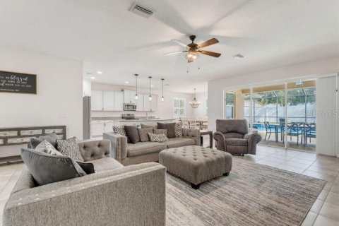 House in Spring Hill, Florida 4 bedrooms, 230.21 sq.m. № 2356451 - photo 22