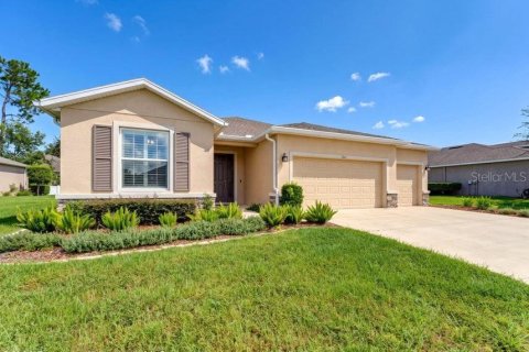 House in Spring Hill, Florida 4 bedrooms, 230.21 sq.m. № 2356451 - photo 3