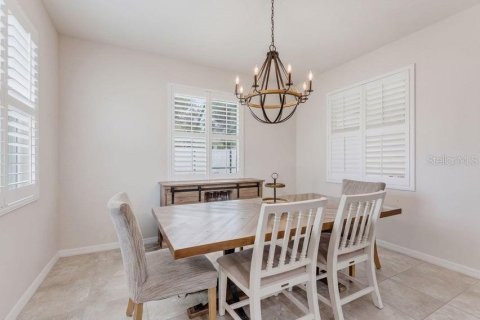 House in Spring Hill, Florida 4 bedrooms, 230.21 sq.m. № 2356451 - photo 16