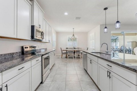 House in Spring Hill, Florida 4 bedrooms, 230.21 sq.m. № 2356451 - photo 14