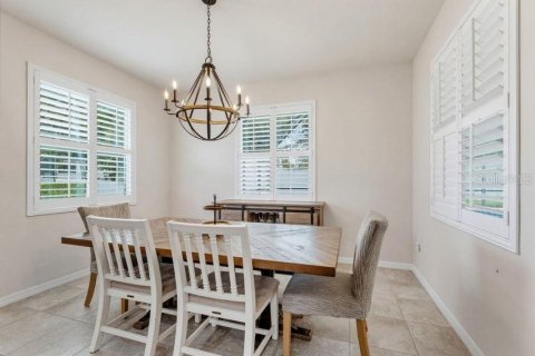 House in Spring Hill, Florida 4 bedrooms, 230.21 sq.m. № 2356451 - photo 17