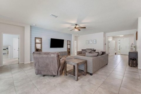 House in Spring Hill, Florida 4 bedrooms, 230.21 sq.m. № 2356451 - photo 19