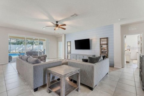 House in Spring Hill, Florida 4 bedrooms, 230.21 sq.m. № 2356451 - photo 21