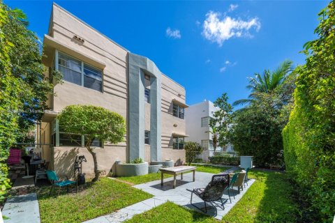 Commercial property in Miami Beach, Florida № 1941214 - photo 2