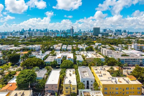 Commercial property in Miami Beach, Florida № 1941214 - photo 11