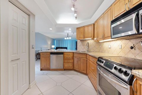 Купить кондоминиум в Уэст-Палм-Бич, Флорида 3 комнаты, 112.04м2, № 2147185 - фото 10