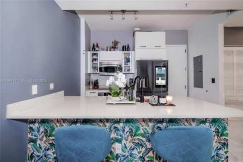 Купить кондоминиум в Майами, Флорида 2 спальни, 100.06м2, № 2022022 - фото 4