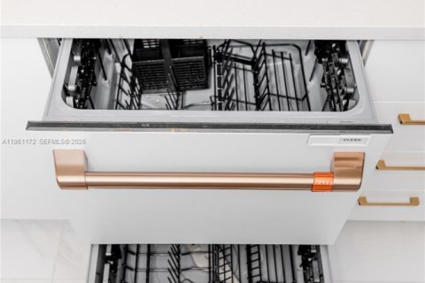 Купить кондоминиум в Майами, Флорида 2 спальни, 100.06м2, № 2022022 - фото 8