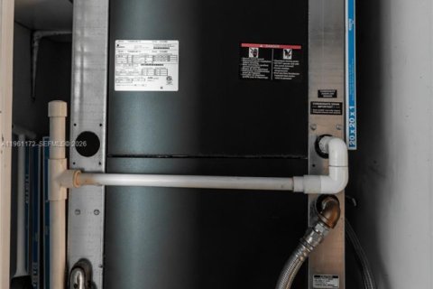 Купить кондоминиум в Майами, Флорида 2 спальни, 100.06м2, № 2022022 - фото 25