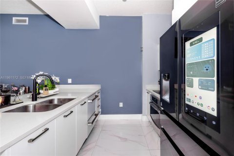 Купить кондоминиум в Майами, Флорида 2 спальни, 100.06м2, № 2022022 - фото 6