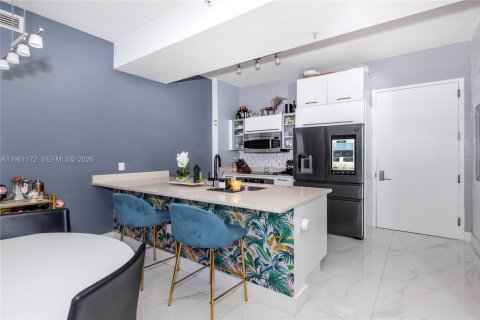 Купить кондоминиум в Майами, Флорида 2 спальни, 100.06м2, № 2022022 - фото 2