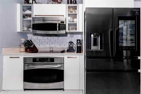 Купить кондоминиум в Майами, Флорида 2 спальни, 100.06м2, № 2022022 - фото 7