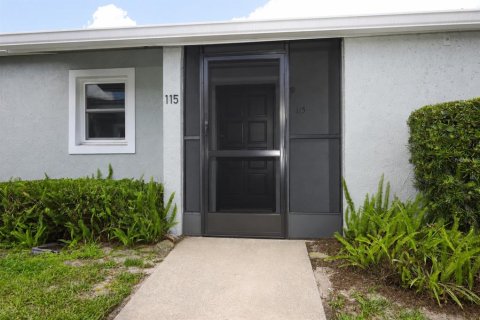 Adosado en Lake Mary, Florida 2 dormitorios, 86.77 m2 № 2110006