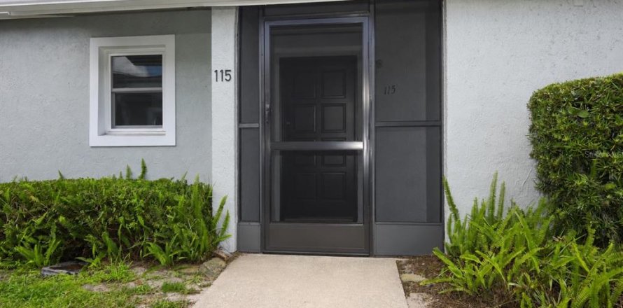 Townhouse in Lake Mary, Florida 2 bedrooms, 86.77 sq.m. № 2110006