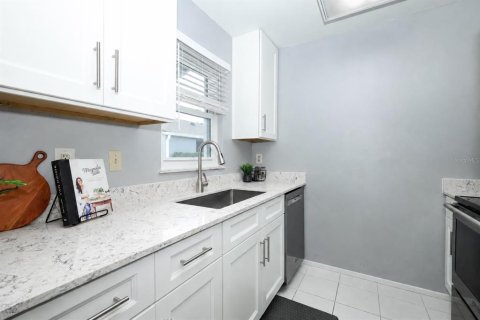 Townhouse in Lake Mary, Florida 2 bedrooms, 86.77 sq.m. № 2110006 - photo 4