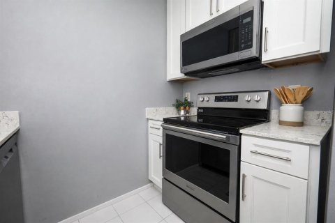 Townhouse in Lake Mary, Florida 2 bedrooms, 86.77 sq.m. № 2110006 - photo 6