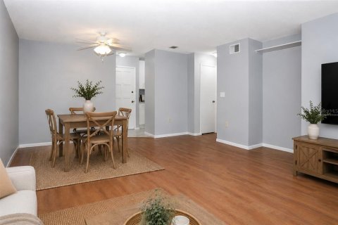Townhouse in Lake Mary, Florida 2 bedrooms, 86.77 sq.m. № 2110006 - photo 8