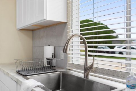 Villa ou maison à vendre à Palm Bay, Floride: 4 chambres, 169.55 m2 № 2425590 - photo 16