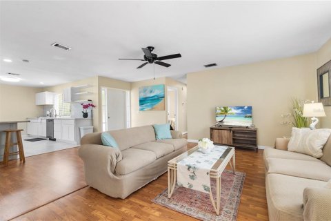 Villa ou maison à vendre à Palm Bay, Floride: 4 chambres, 169.55 m2 № 2425590 - photo 21